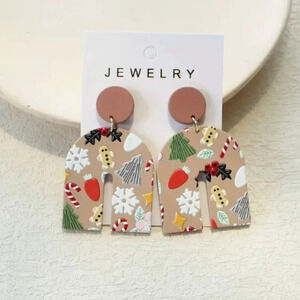 💗 Gingerbread & Candy Cane Print Holiday Christmas Earrings - Resin - NEW